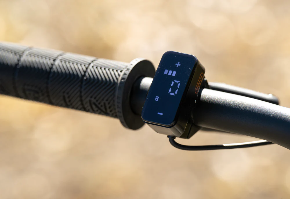 2025 marin fairfax e handlebar control.webp